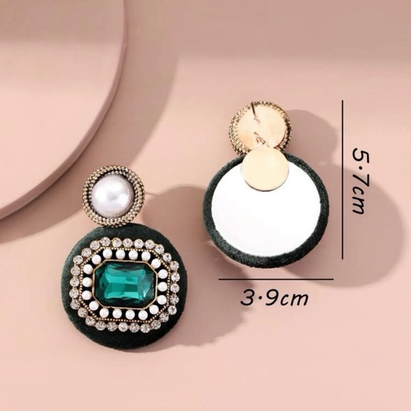 EARRINGS NWOT - Picture 3 of 7